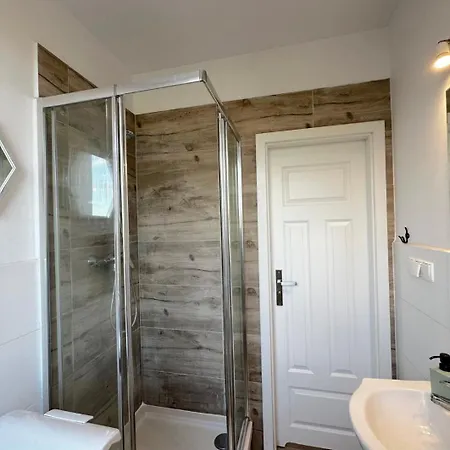 Batory - Peaceful Retreat, 10 Minutes To Old Town & Seaside Kwatera prywatna Gdańsk