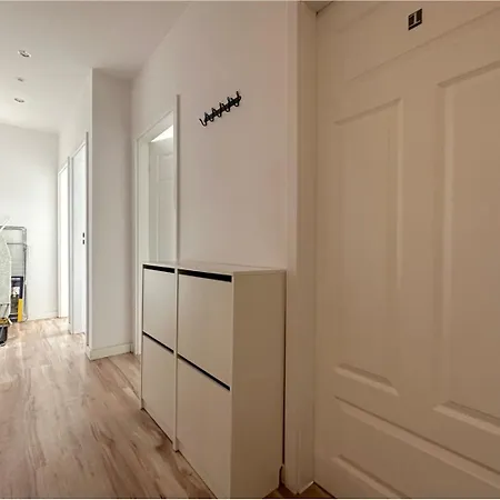 Batory - Peaceful Retreat, 10 Minutes To Old Town & Seaside Homestay Gdansk