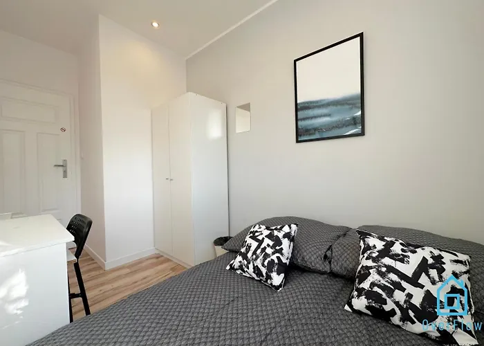 Batory - Peaceful Retreat, 10 Minutes To Old Town & Seaside Homestay