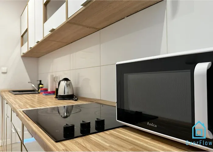 Batory - Peaceful Retreat, 10 Minutes To Old Town & Seaside Homestay *